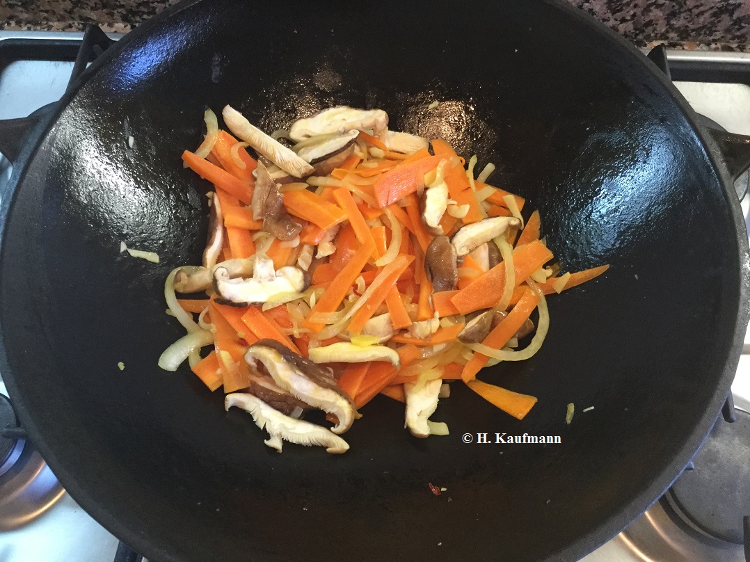 Pak Choi Gemüse mit Shitake Pilzen